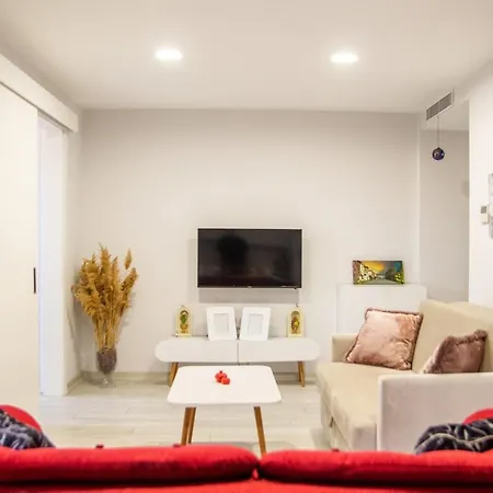Daire Splendid Flat With Shared Pool And Backyard Close To The Beach In Cesme