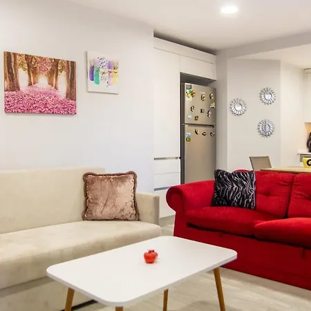 Splendid Flat With Shared Pool And Backyard Close To The Beach In Cesme Appartamento *