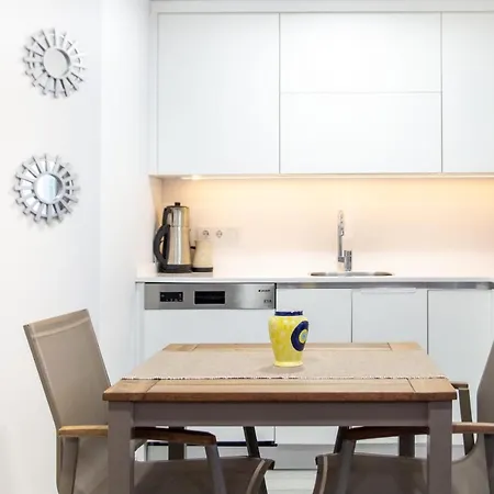 Splendid Flat With Shared Pool And Backyard Close To The Beach In Cesme * Altinyunus
